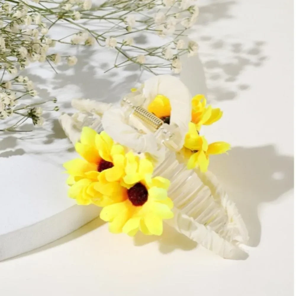 Sunflower Hair Claw  *2/12$